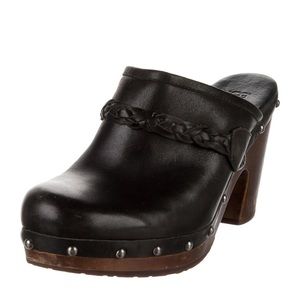 UGG LEATHER STUDDED CLOGS
